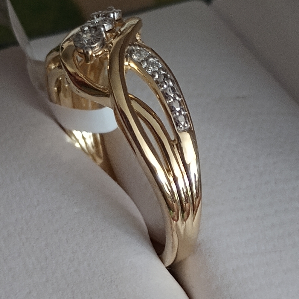 Lab Diamond Ring In Sterling Silver Setting - Picture 4 of 11